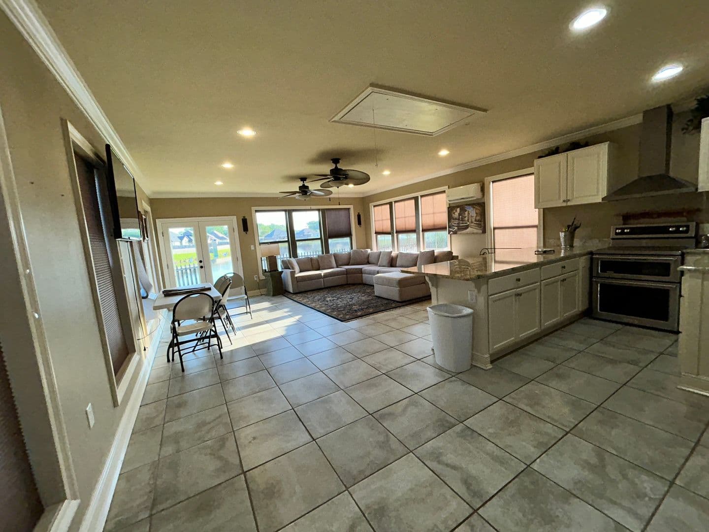 Prairieville House: 41488 Creekstone Ave