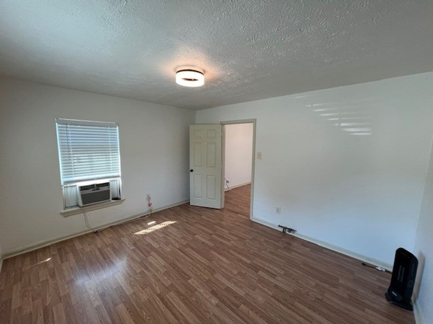 Lake Charles House: 103 1/2 Park Avenue