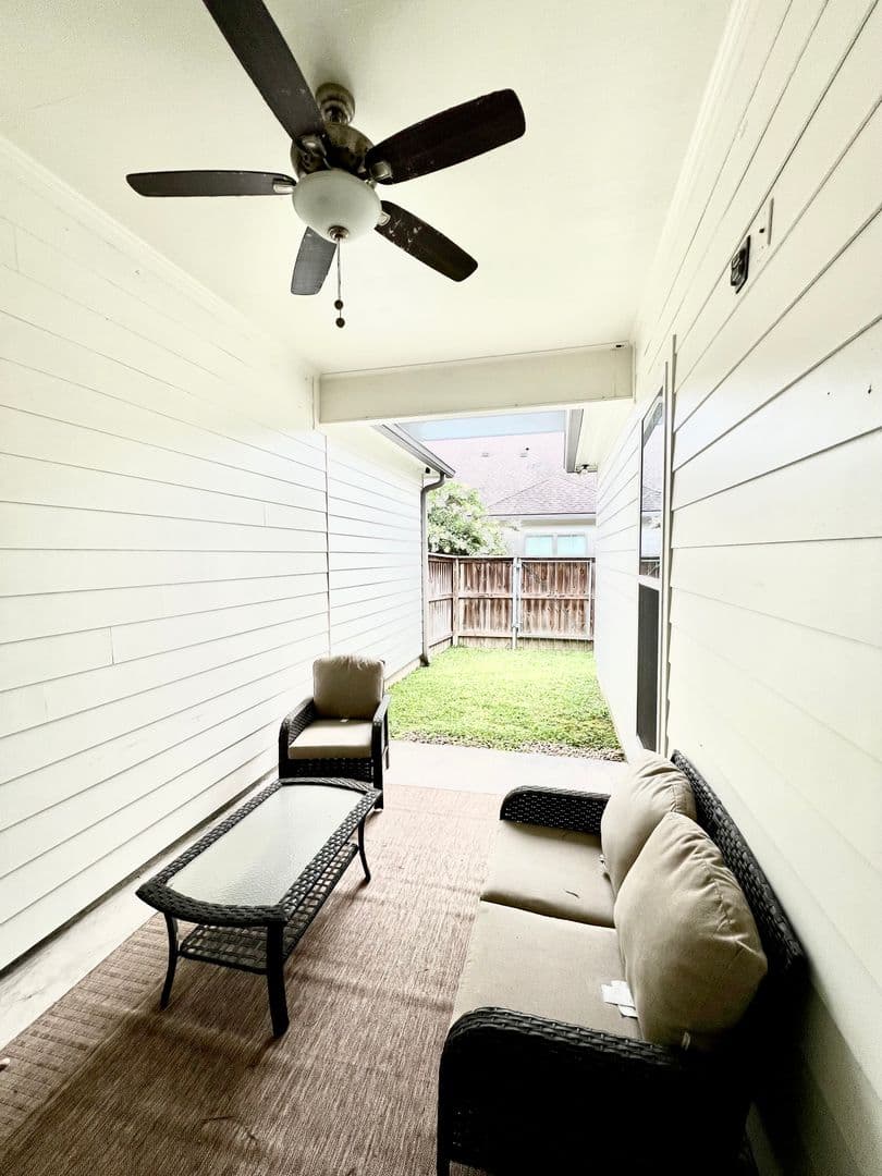 Baton Rouge Townhome: 8111 Stonelake Circle Ave