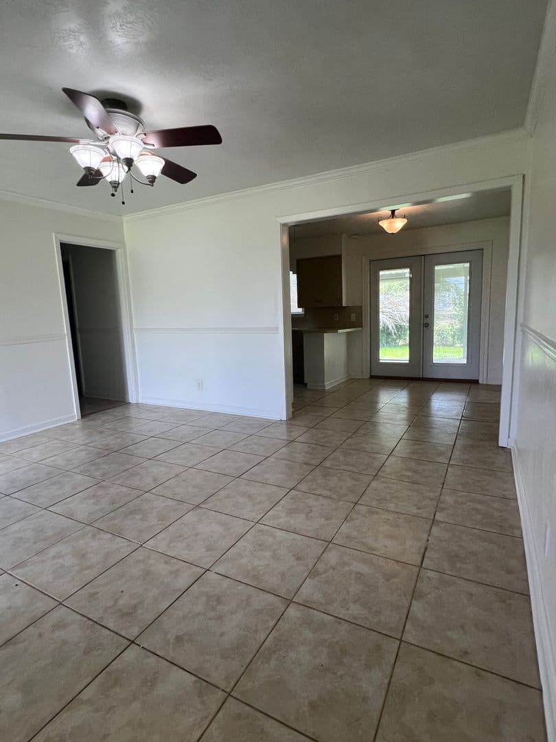 Sulphur House: 2144 Kathy Dr