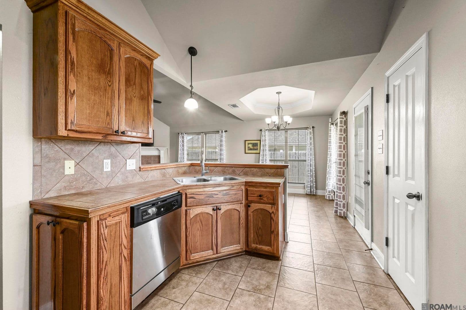 Prairieville House: 41481 Hearthstone Ave