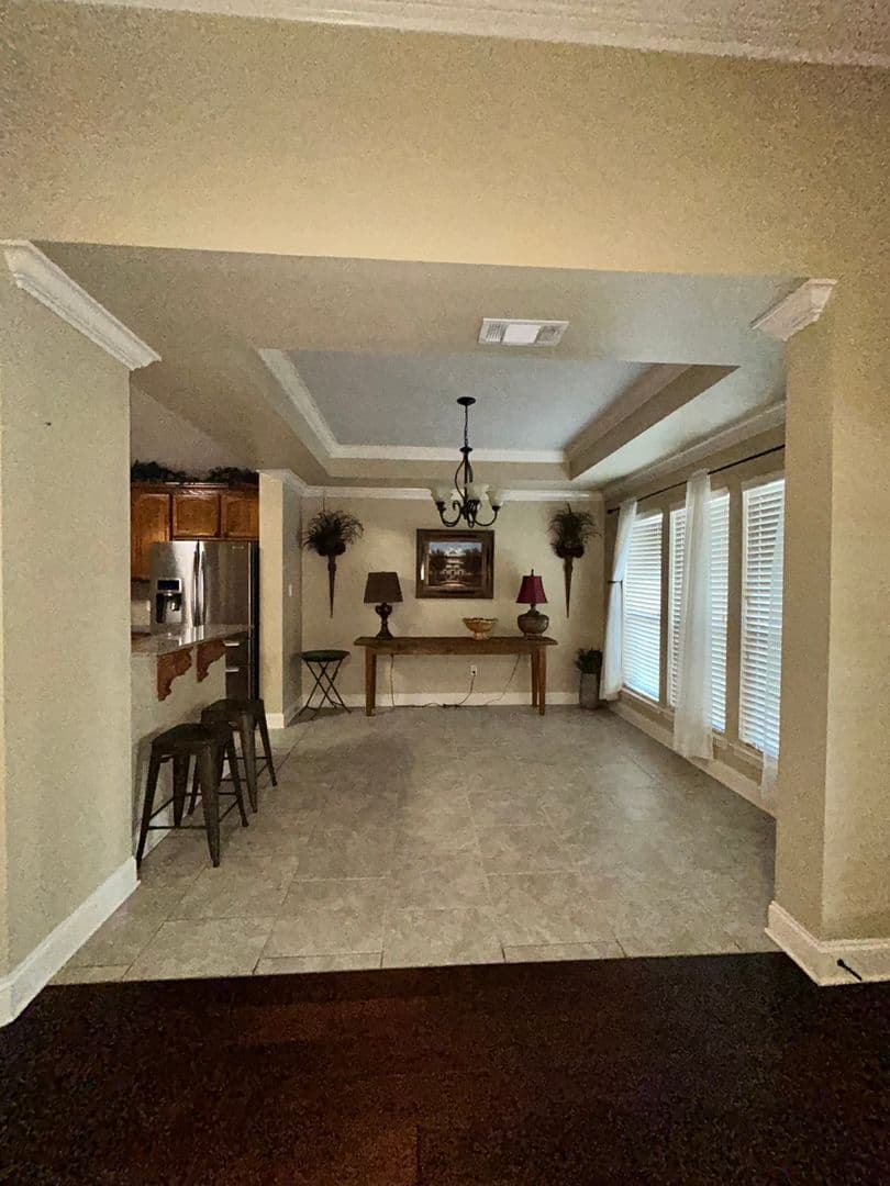 Prairieville House: 41488 Creekstone Ave