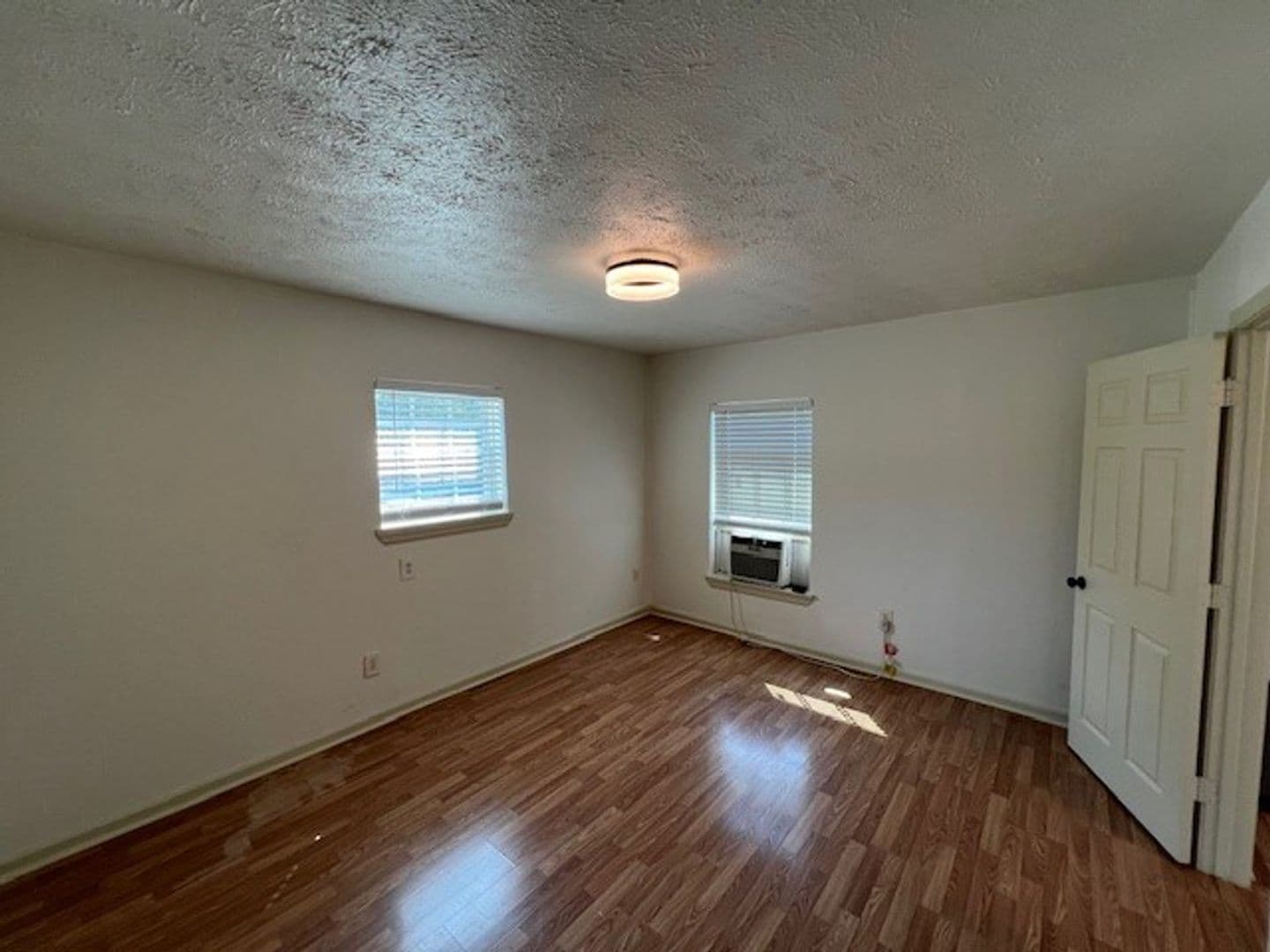 Lake Charles House: 103 1/2 Park Avenue