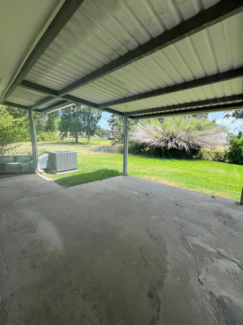 Sulphur House: 2144 Kathy Dr