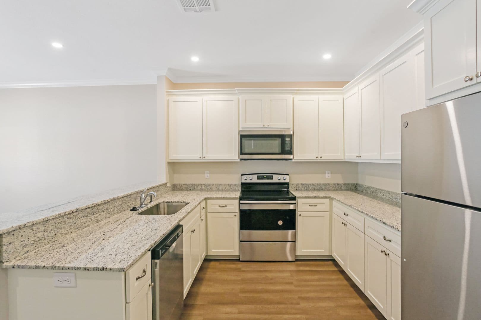 Lake Charles Apartment: 1815 Elm Street (St Andrews)