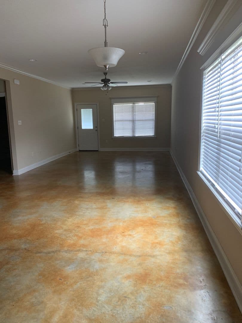 Lake Charles House: 612 Madeline st