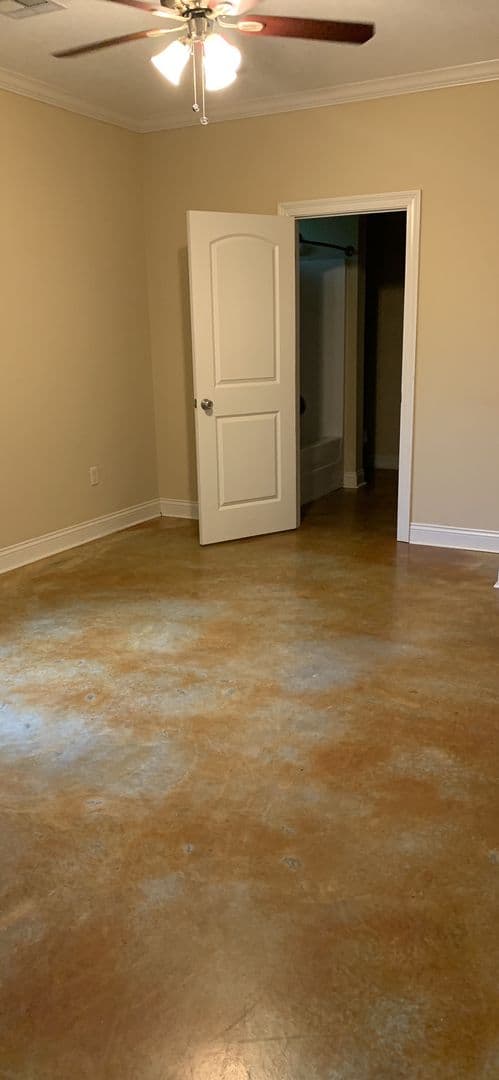 Lake Charles House: 612 Madeline st