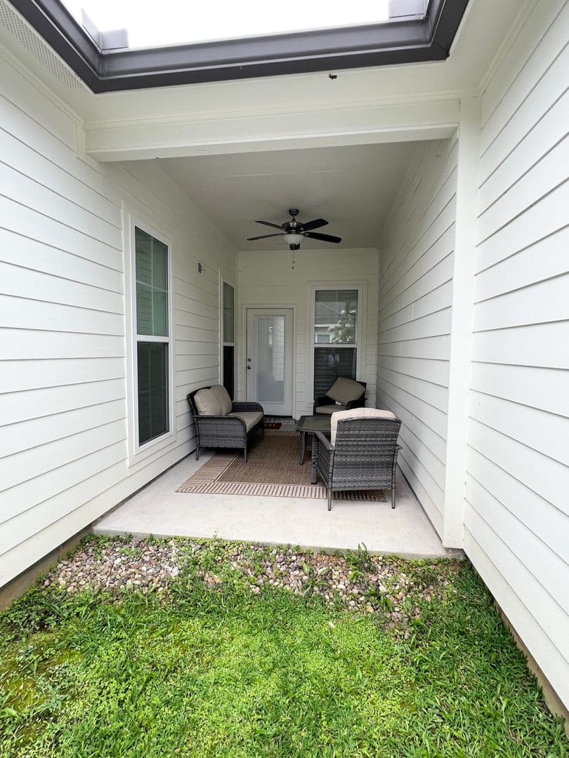 Baton Rouge Townhome: 8111 Stonelake Circle Ave