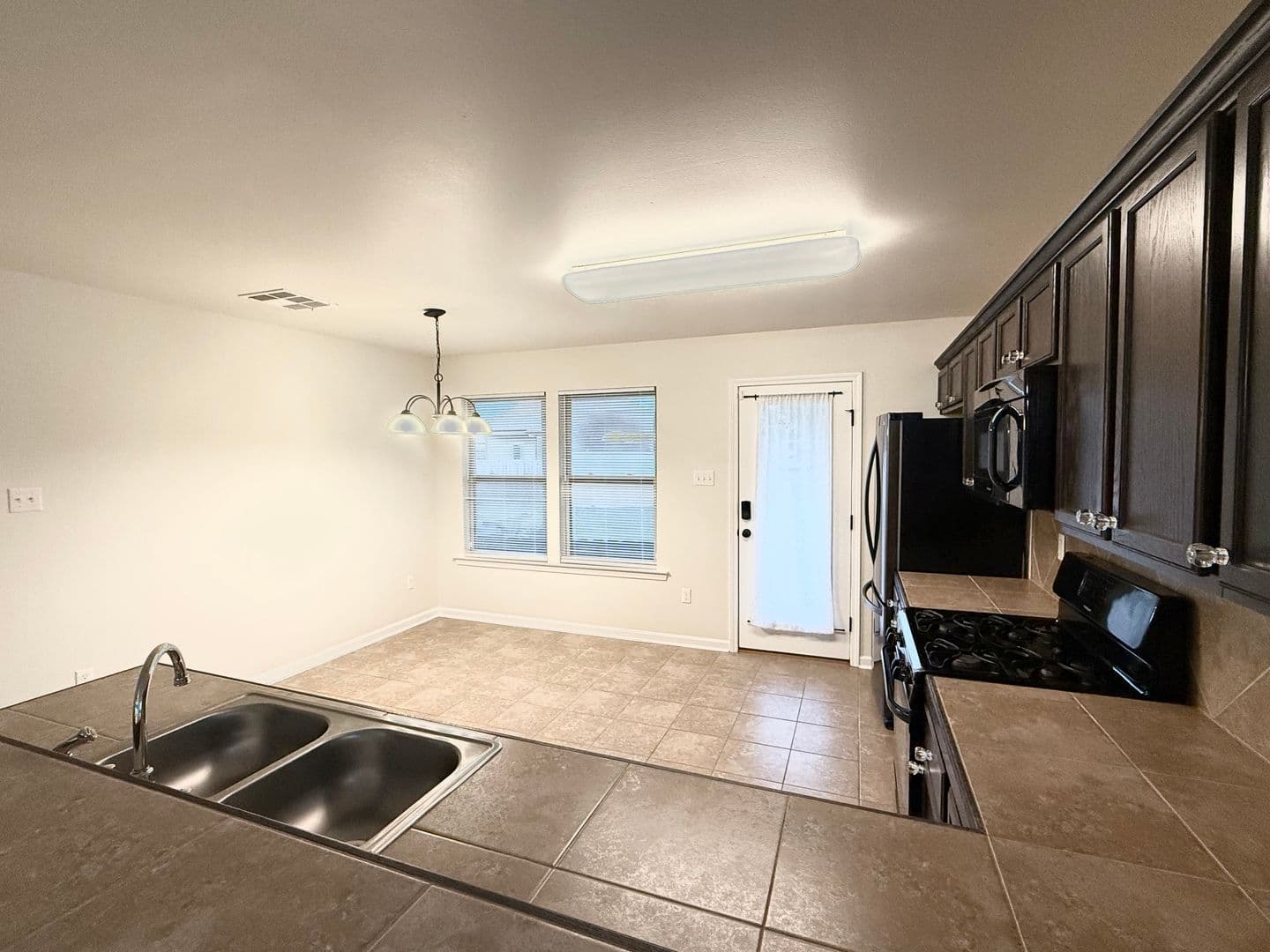 Prairieville House: 15390 Eaglestone Dr.