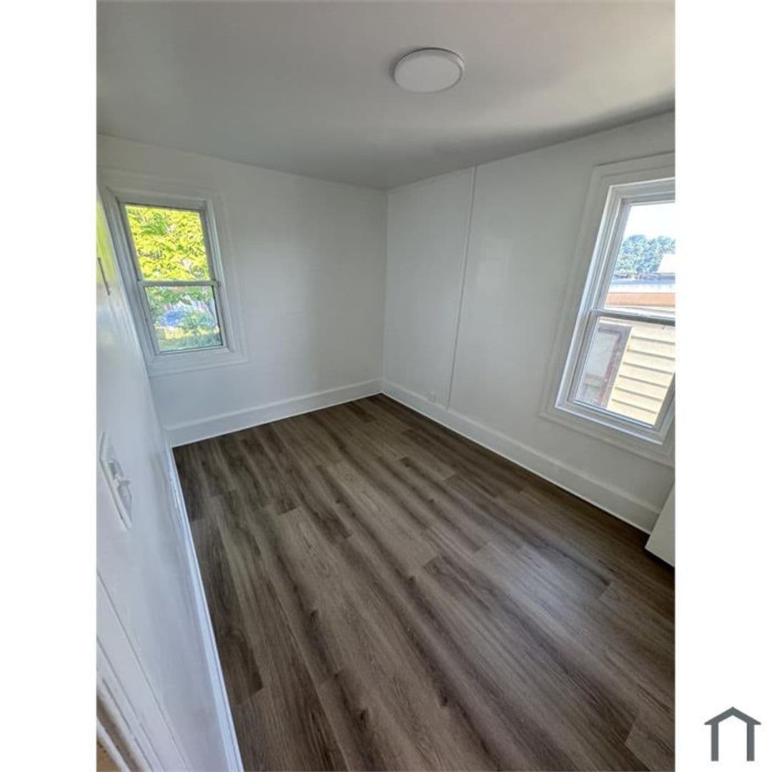 Coatesville House: 108 S Eighth Ave