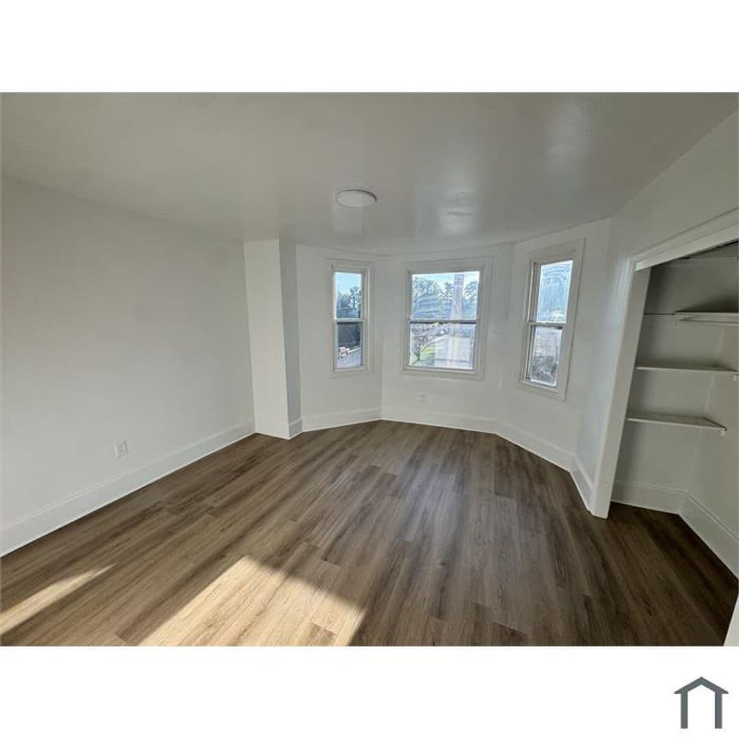 Coatesville House: 108 S Eighth Ave