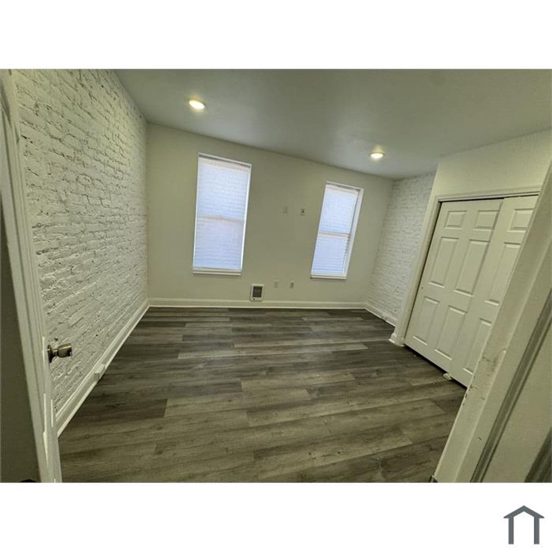 Philadelphia House: 3051 N Judson St
