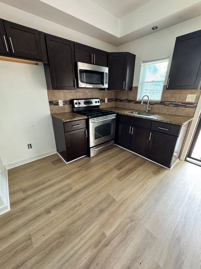Philadelphia House: 1238 W Firth Street