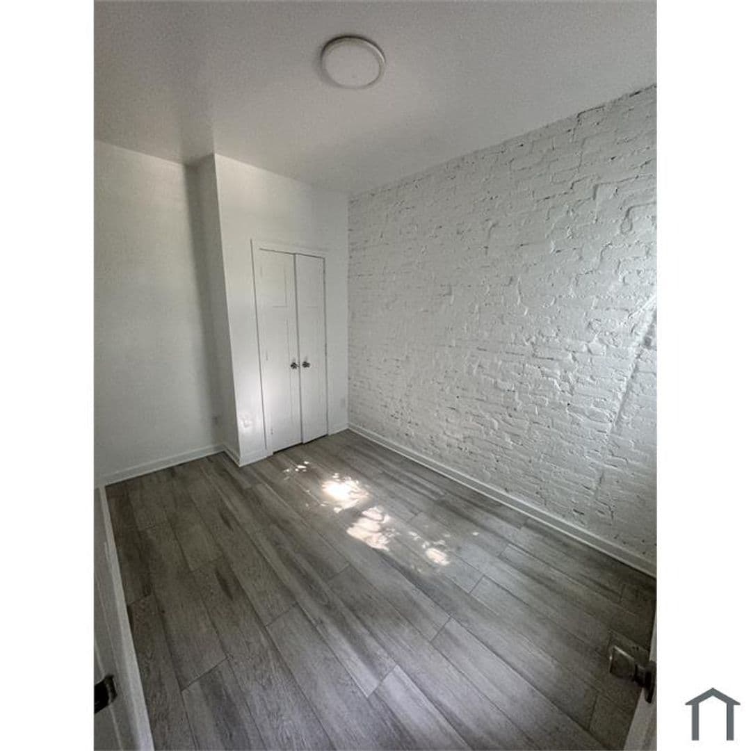 Philadelphia House: 2531 N Dover St.