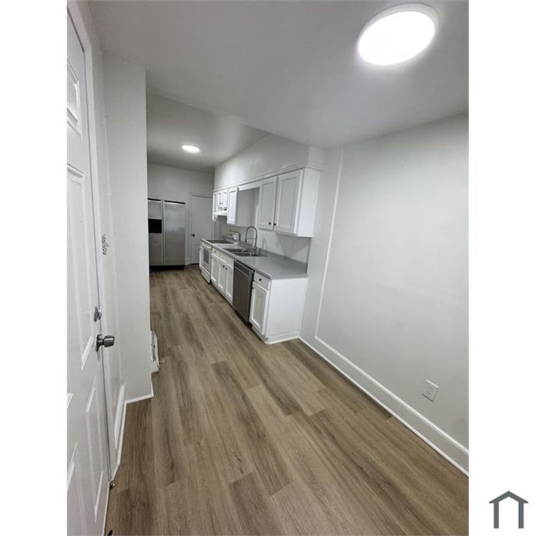 Coatesville House: 108 S Eighth Ave