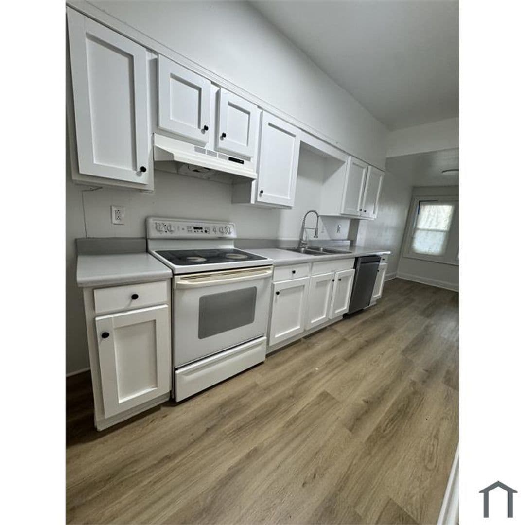 Coatesville House: 108 S Eighth Ave