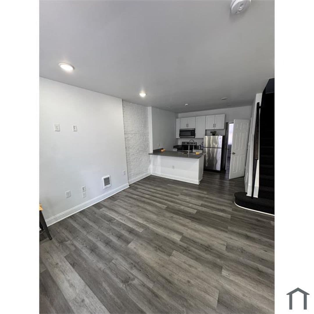 Philadelphia House: 3051 N Judson St