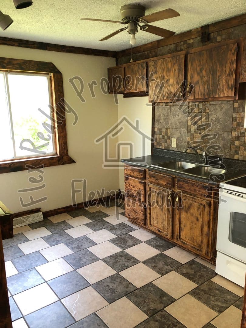 TOLEDO Apartment: 1112 BRONSON