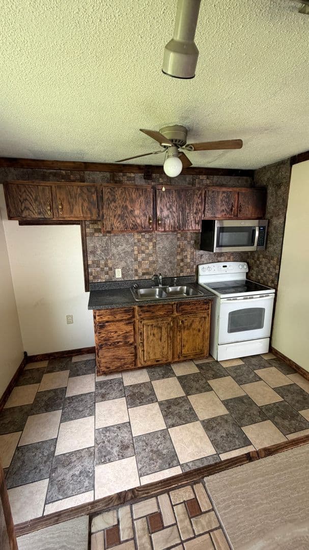 TOLEDO Apartment: 1112 BRONSON