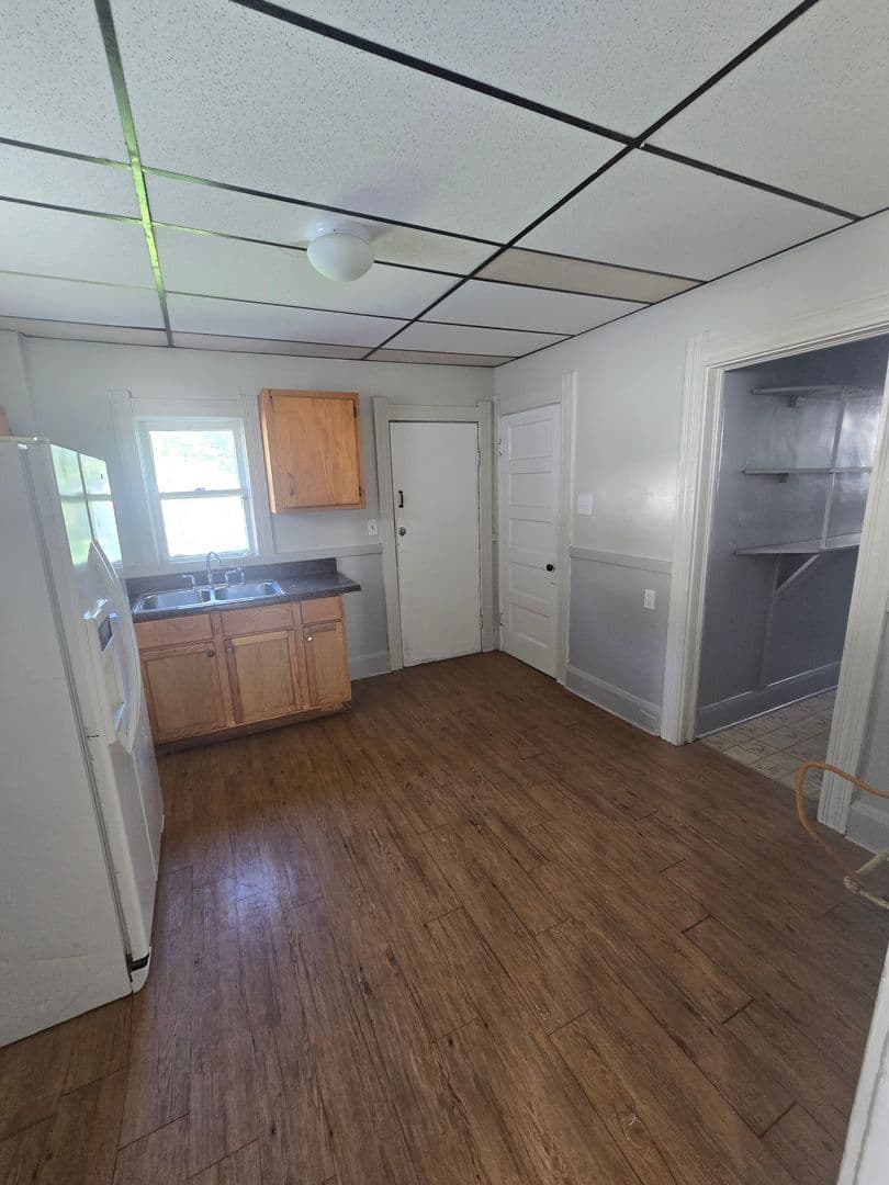 Toledo House: 441 E Weber