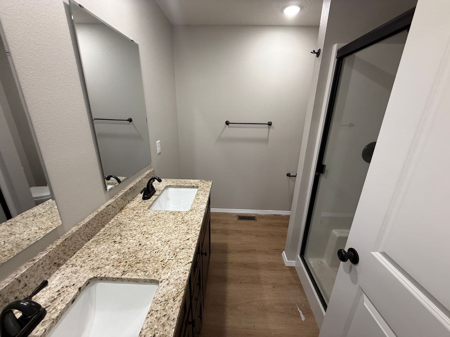 Springfield House: 3462 N Ohara Ave