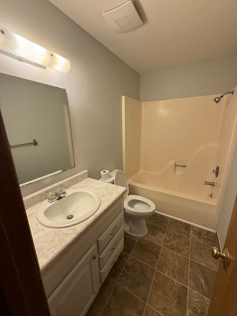 Springfield House: 1519 W Madison