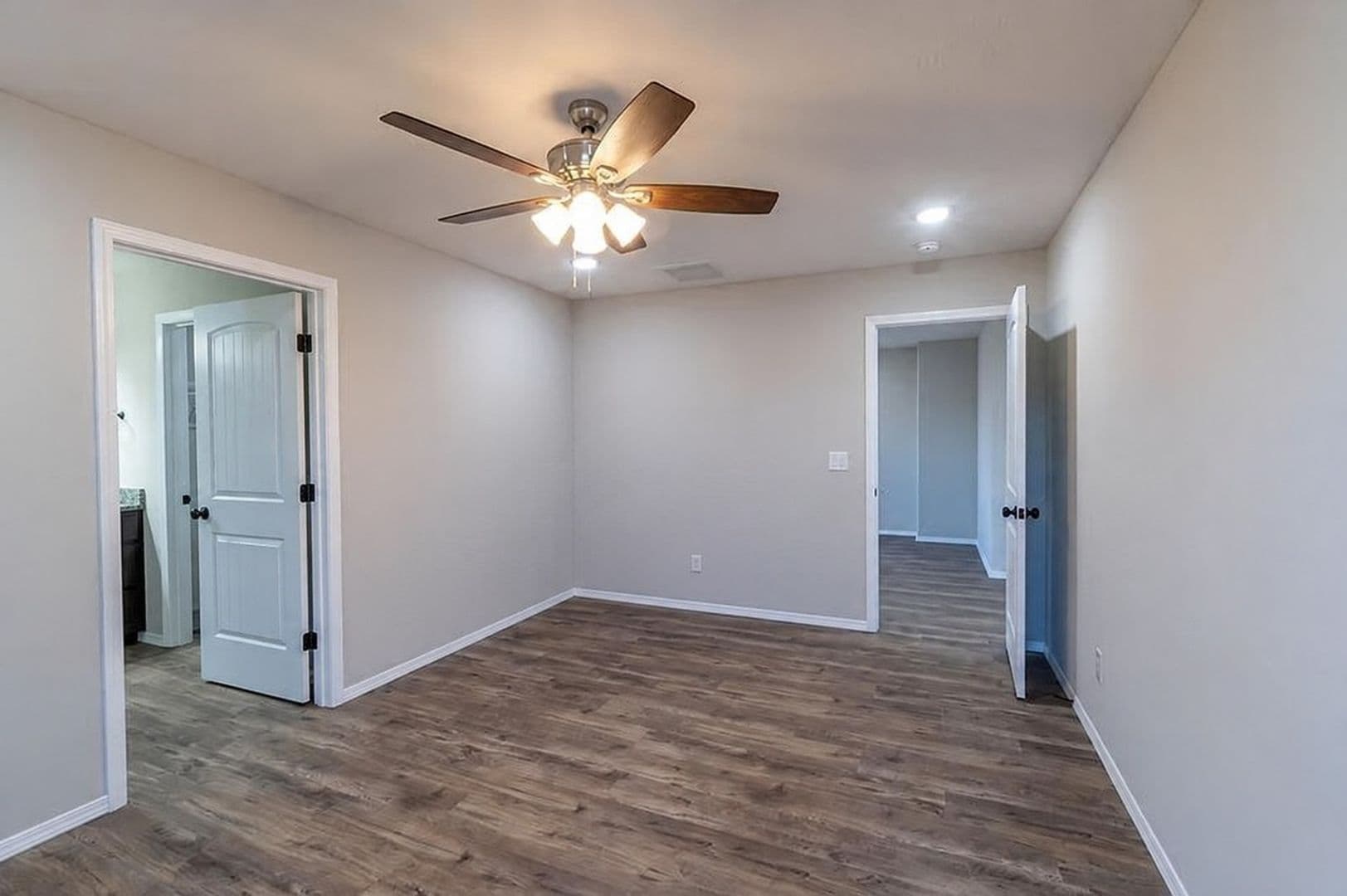 Ozark House: 1807 S 15th Ave