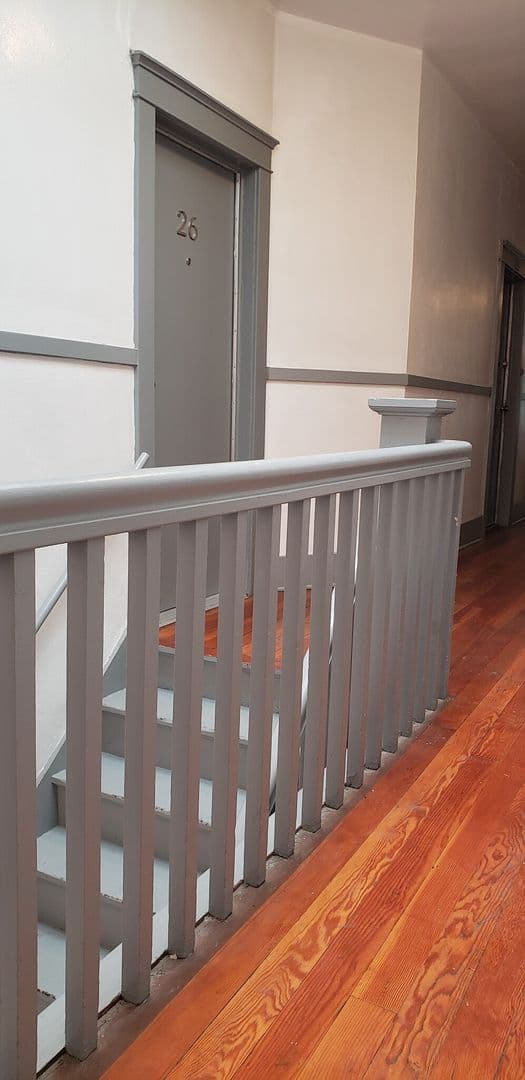 Los Angeles Apartment: 2845 San Marino St.