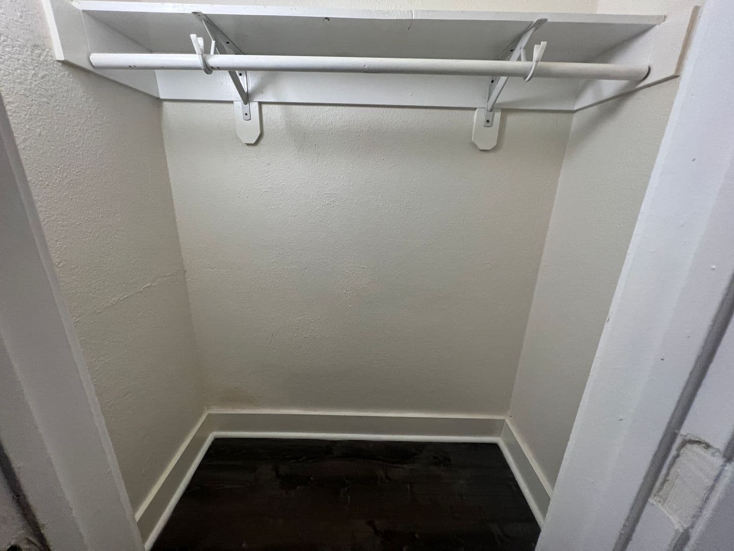 Los Angeles Apartment: 2845 San Marino St.