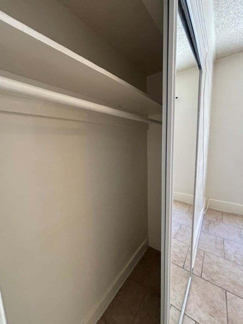 Los Angeles Apartment: 2845 San Marino St.
