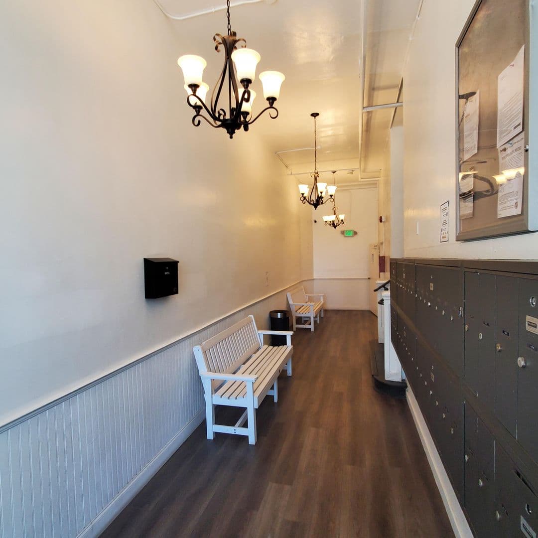 Los Angeles Apartment: 301 S. Kenmore Ave.
