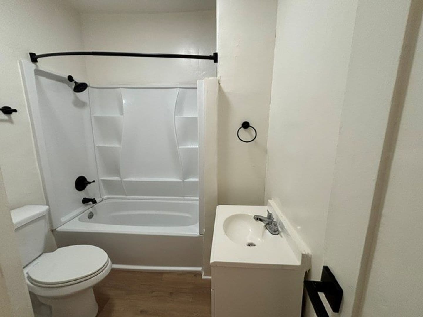 Los Angeles Apartment: 501 S. Rampart Blvd.