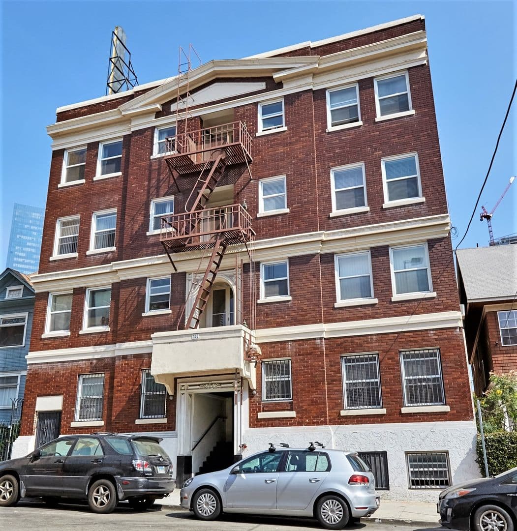 Los Angeles Apartment: 722 Hartford Ave.