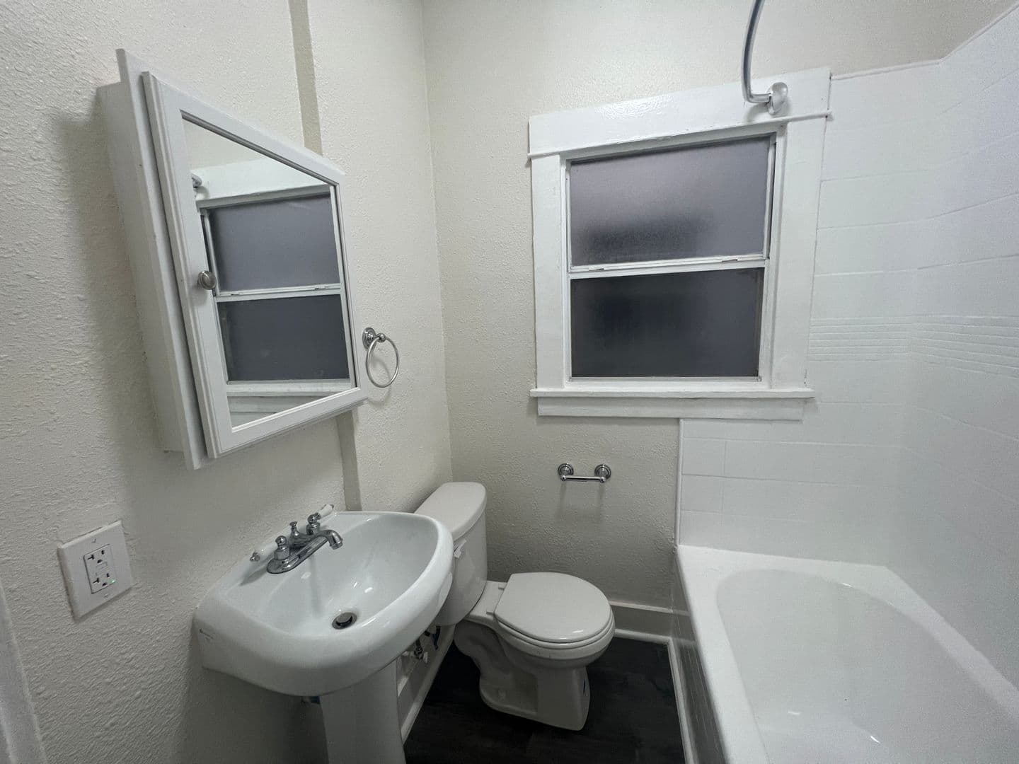 Los Angeles Apartment: 2845 San Marino St.
