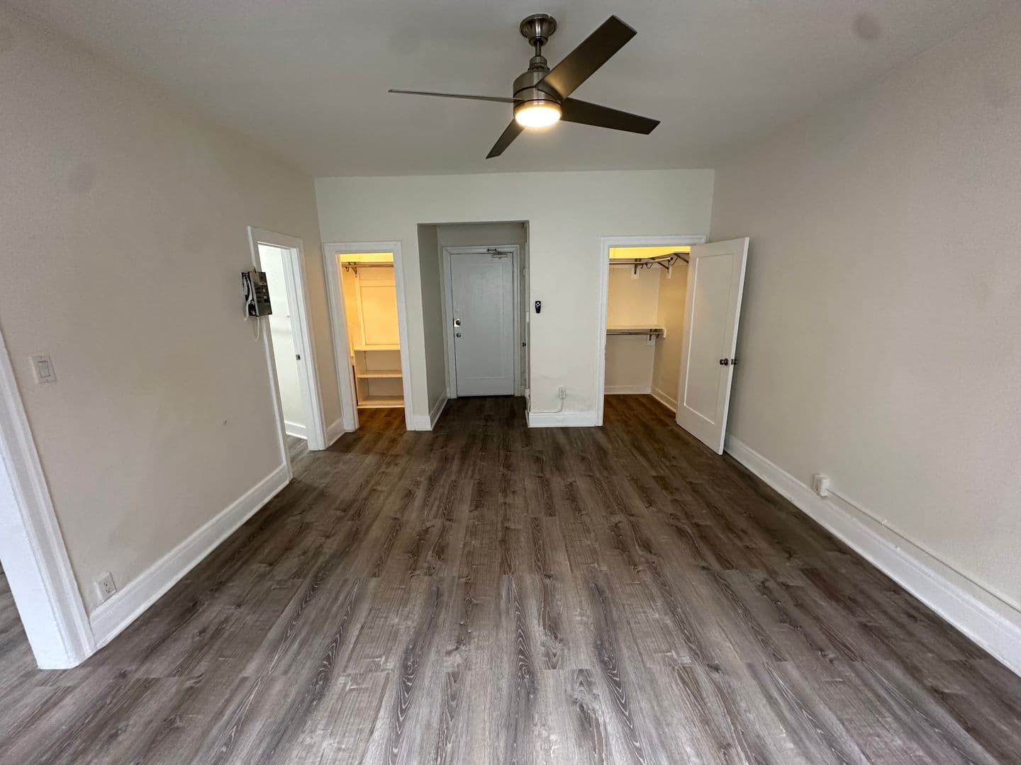 Los Angeles Apartment: 501 S. Rampart Blvd.