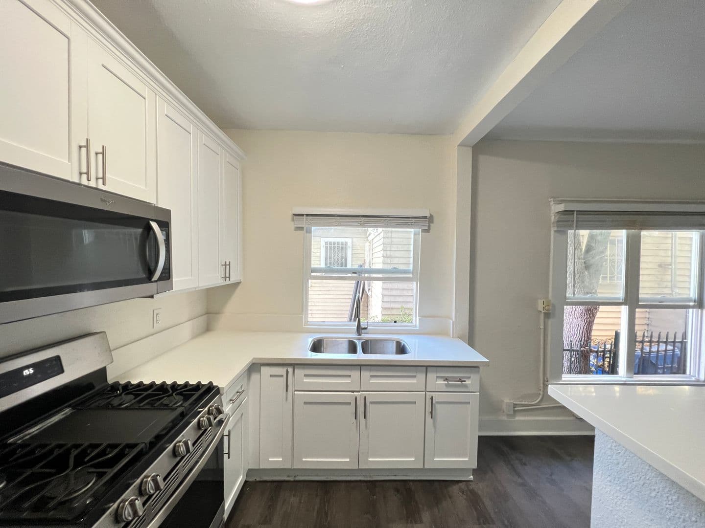 Los Angeles Apartment: 2845 San Marino St.