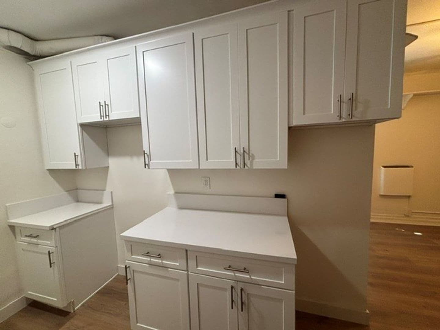 Los Angeles Apartment: 301 S. Kenmore Ave.
