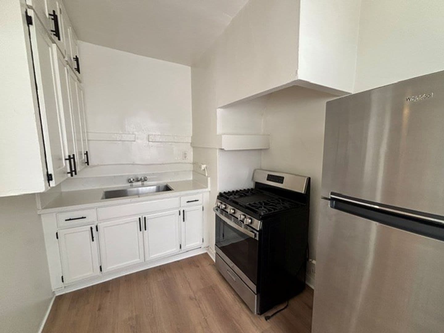 Los Angeles Apartment: 501 S. Rampart Blvd.