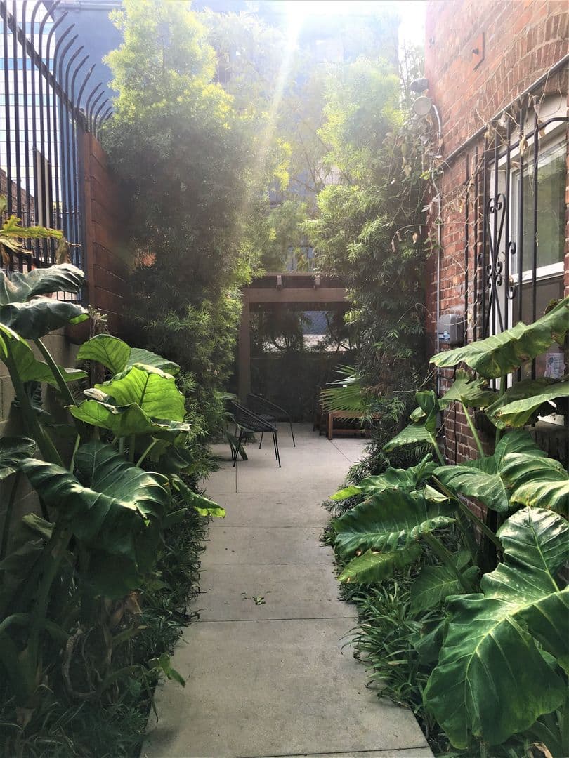 Los Angeles Apartment: 722 Hartford Ave.