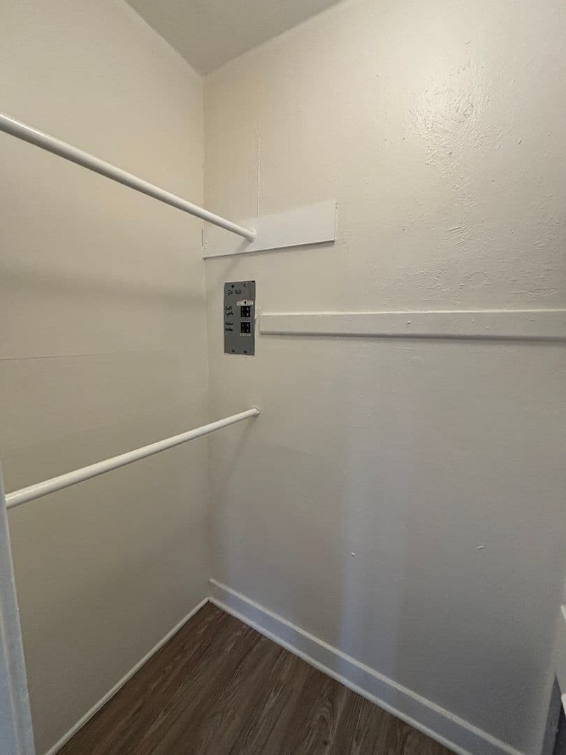 Los Angeles Apartment: 501 S. Rampart Blvd.