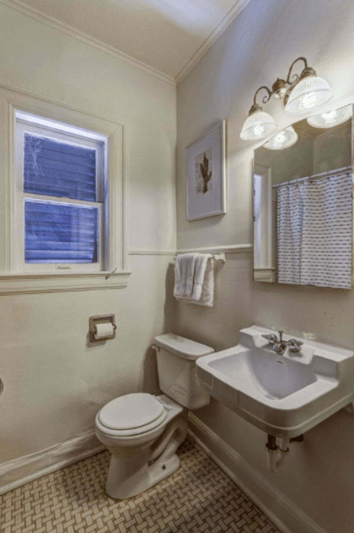 Oklahoma City Apartment: 402 NW 27th