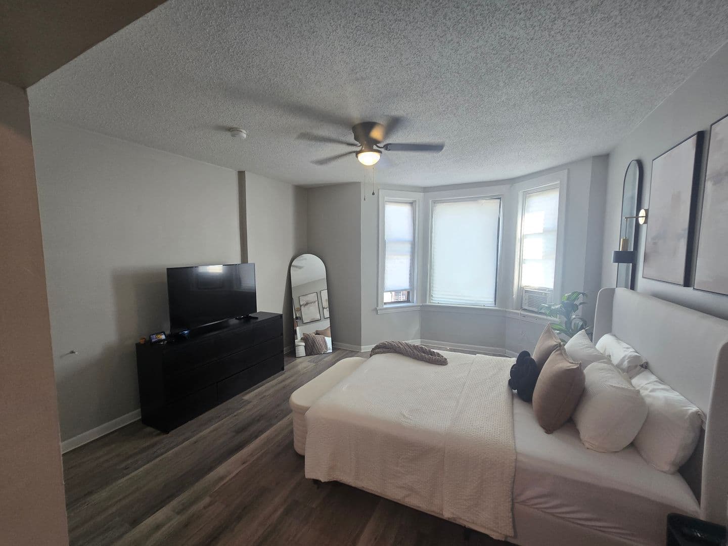 Pittsburgh Apartment: 3805 California ave
