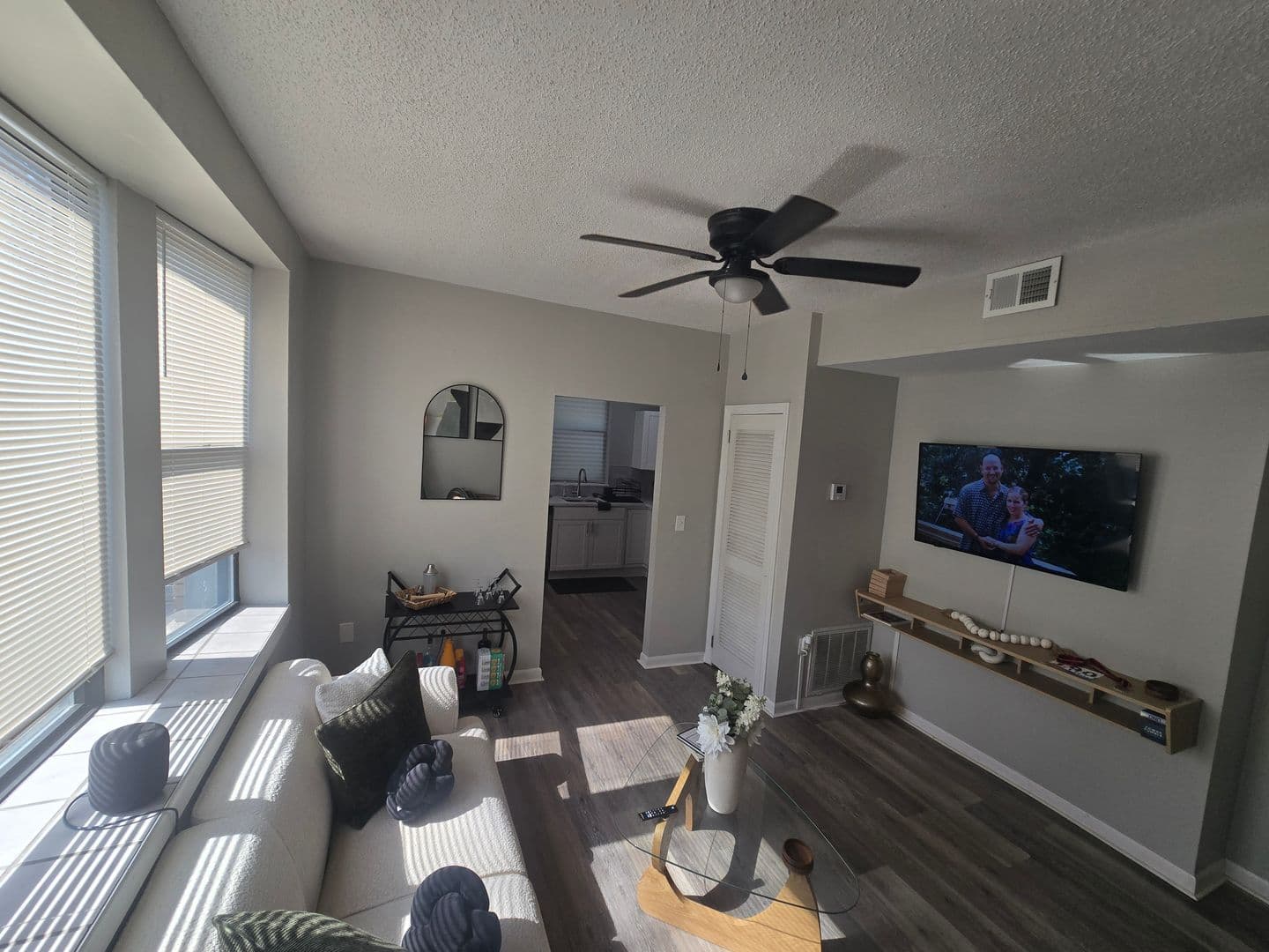 Pittsburgh Apartment: 3805 California ave