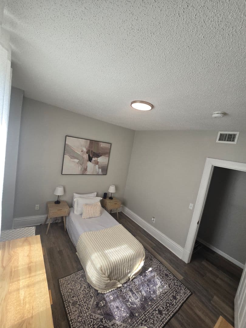 Pittsburgh Apartment: 3805 California ave