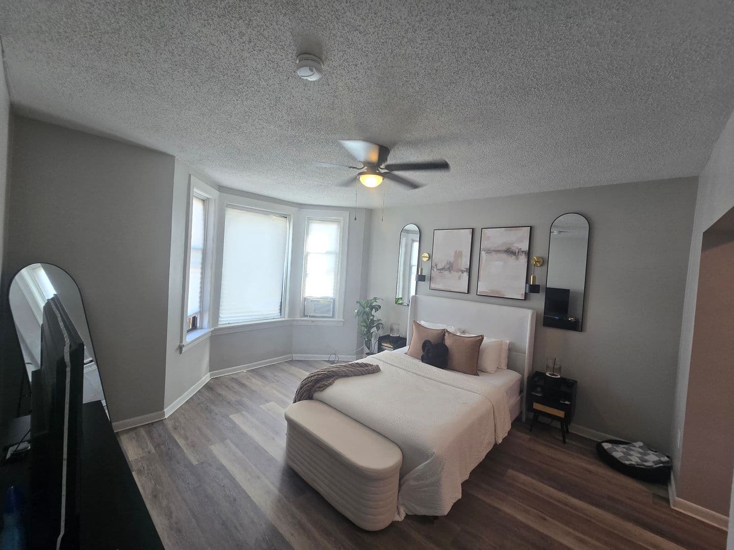 Pittsburgh Apartment: 3805 California ave