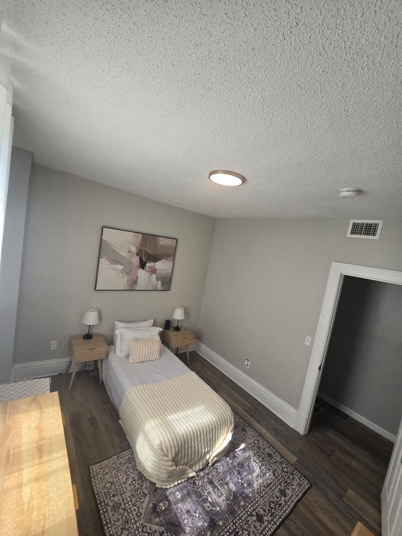 Pittsburgh Apartment: 3805 California ave