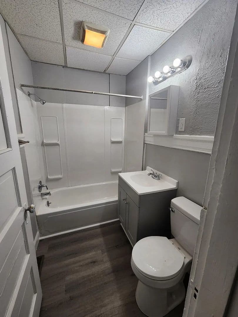 Pittsburgh Apartment: 3458 Fleming Ave