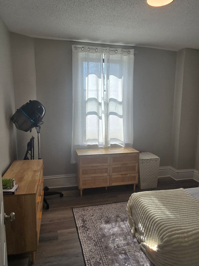 Pittsburgh Apartment: 3805 California ave