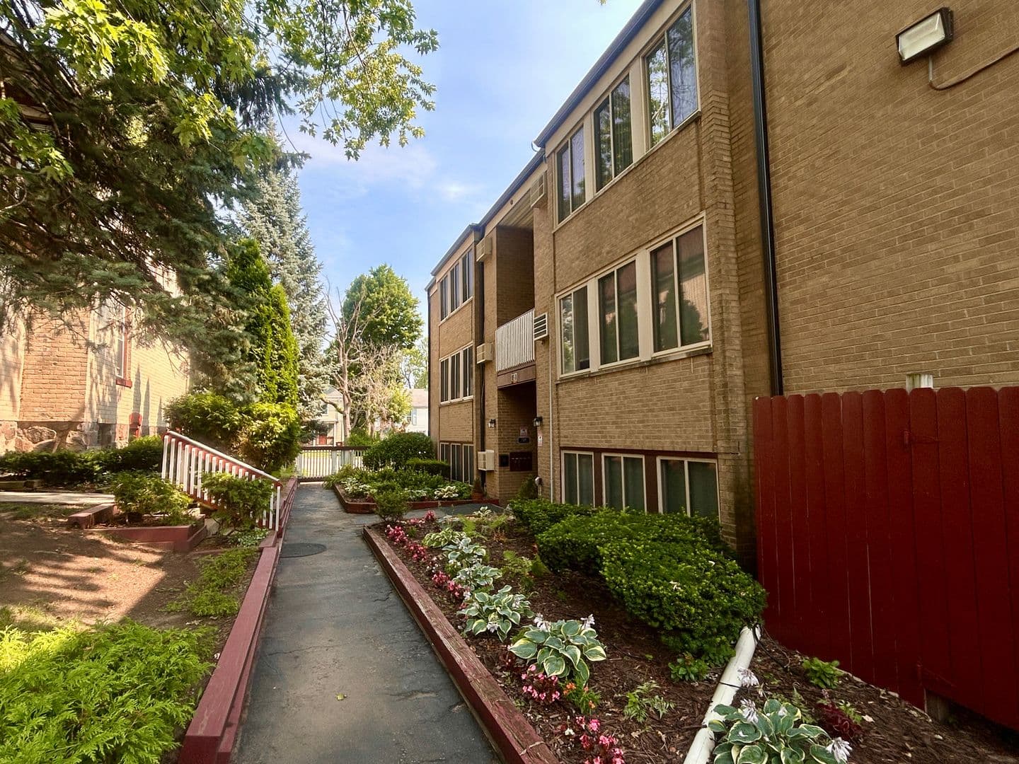 Ypsilanti Apartment: 119-125 Perrin Street