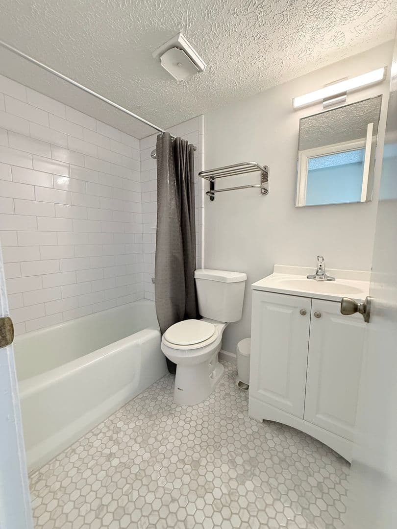 Savannah Apartment: 1901 Kingstown Drive